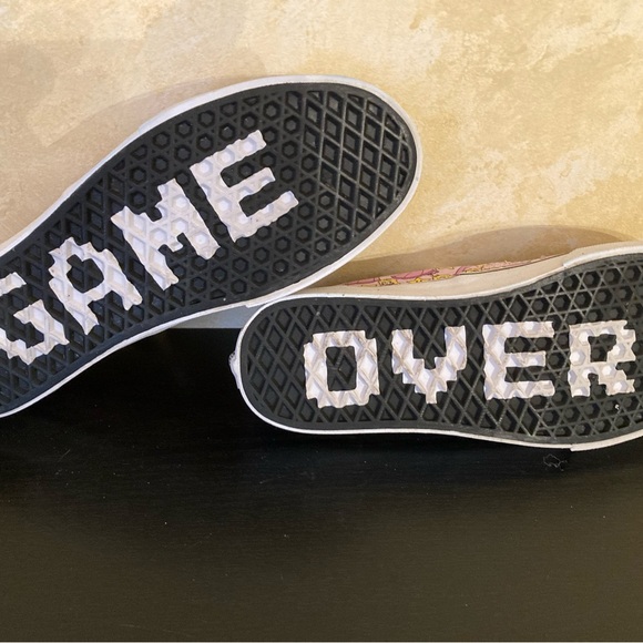 Vans Women's Nintendo Princess Peach Graphic Sneakers - Picture 3 of 6